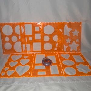 7 Fiskars Stencils with Ultra ShapeXpress Circle Shapes Cutter